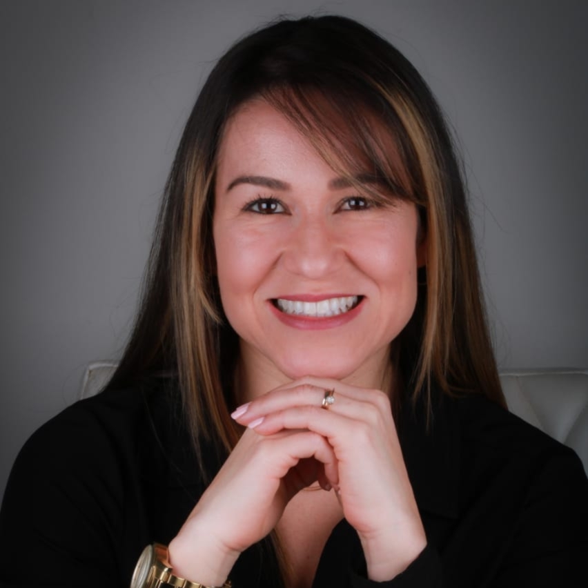 Dra. Denise Ribeiro Costa